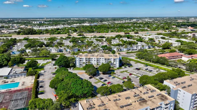 $1,775 | 500 Executive Center Drive, Unit 3J, West Palm Beach, FL 33401