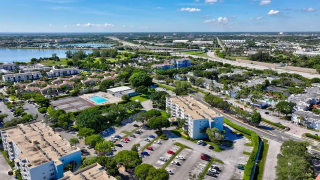 $1,775 | 500 Executive Center Drive, Unit 3J, West Palm Beach, FL 33401