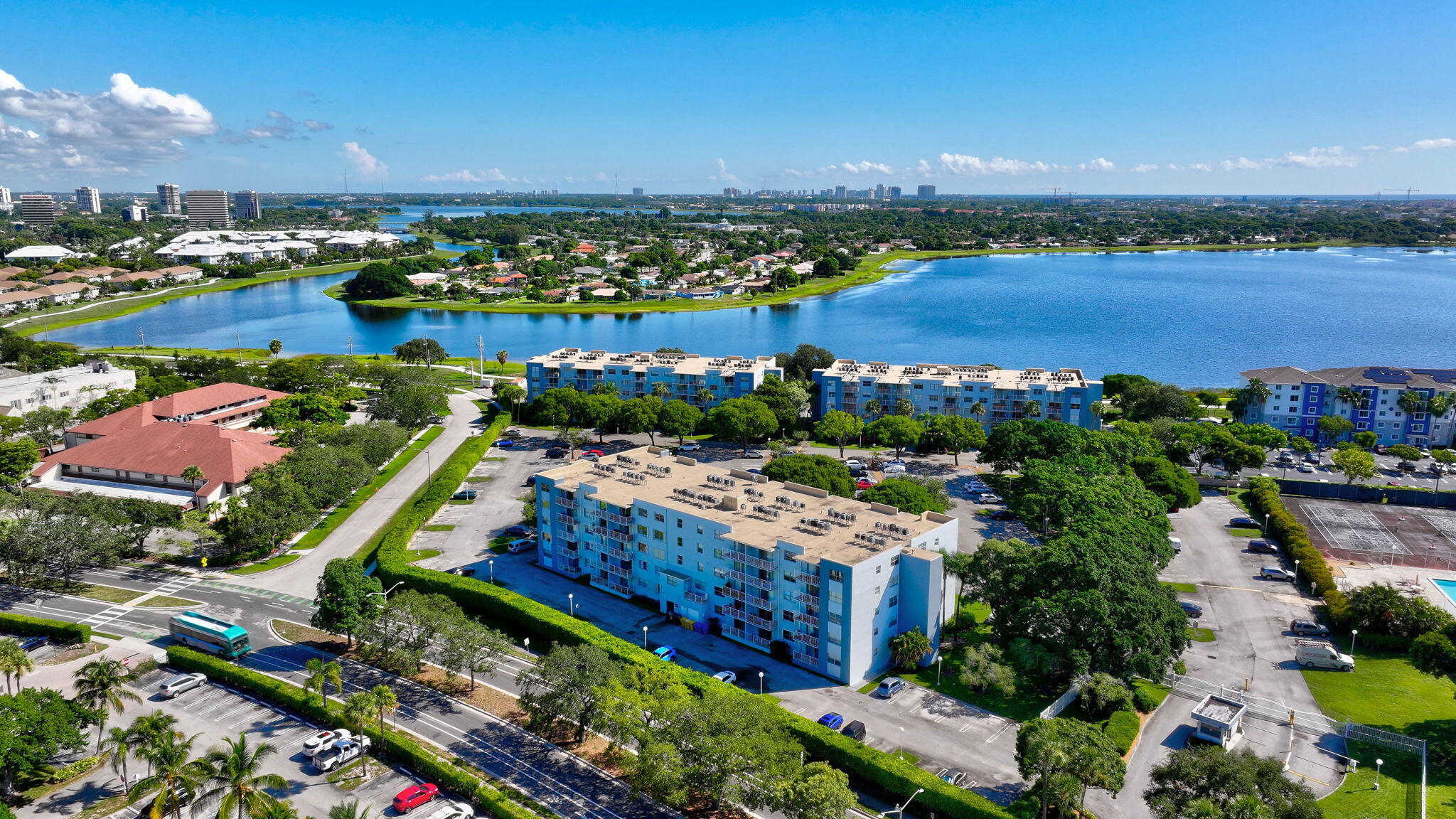 500 Executive Center Drive, Unit 3J West Palm Beach, FL 33401 - Photo 70 of 73 69-web-or-mls-DJI_20250731133355_0076_D_