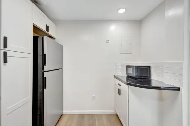 $1,775 | 500 Executive Center Drive, Unit 3J, West Palm Beach, FL 33401