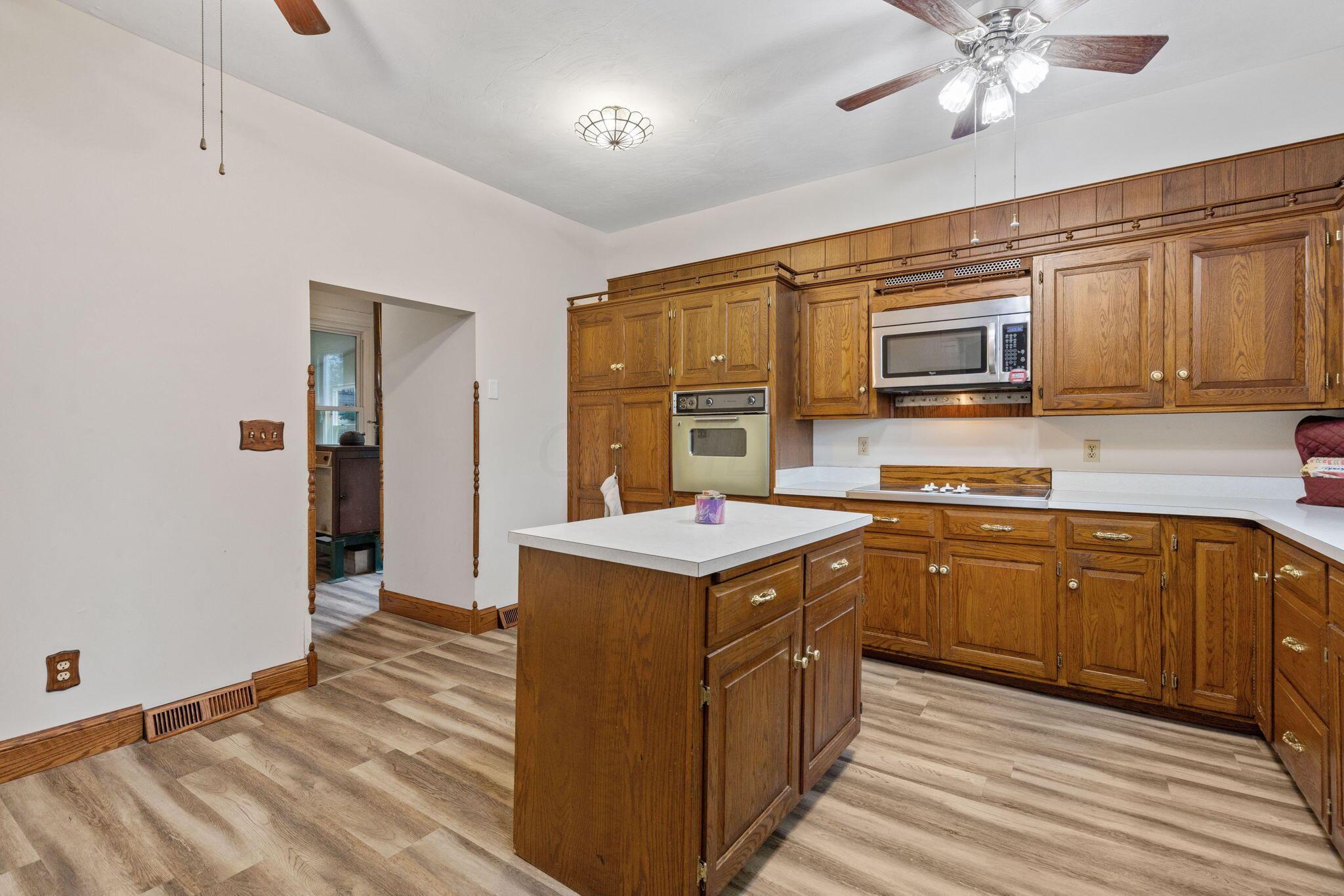 9501 Lancaster-Newark Road Northeast Baltimore, OH 43105 - Photo 12 of 46 Kitchen - 9501 Lancaster-Newark Road, Baltimore, OH 43105