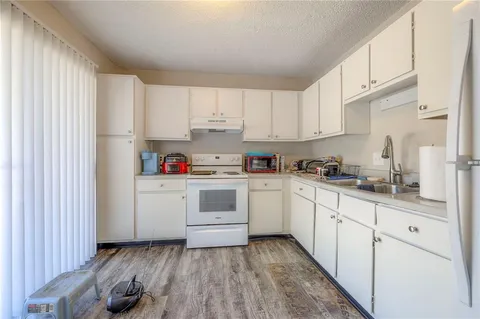 $9,600,000 | 13901 Grandboro Lane, Grandview, MO 64030