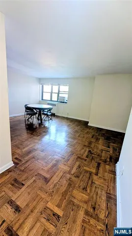$2,300 | 208 Anderson Street, Unit S5D, Hackensack, NJ 07601