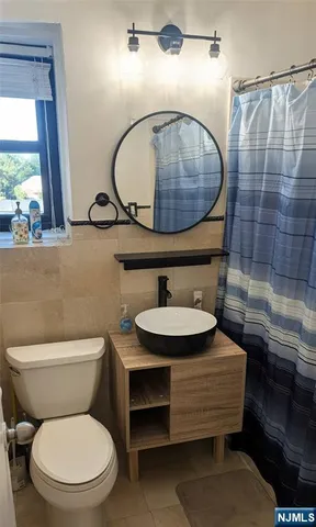 $2,300 | 208 Anderson Street, Unit S5D, Hackensack, NJ 07601