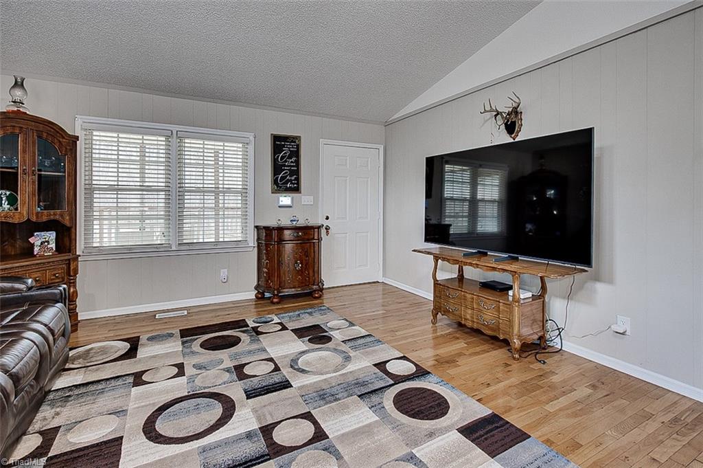 404 Kennedy Farm Road South Trinity, NC 27370 - Photo 11 of 29 Living Room