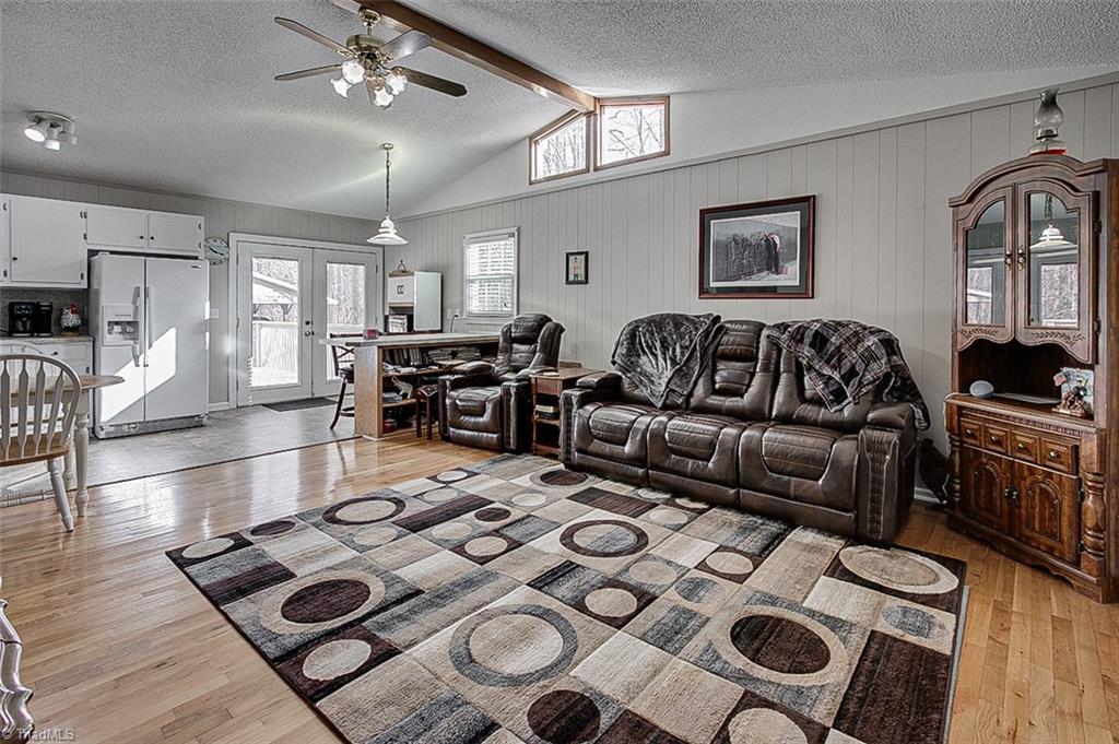 404 Kennedy Farm Road South Trinity, NC 27370 - Photo 12 of 29 Living Room
