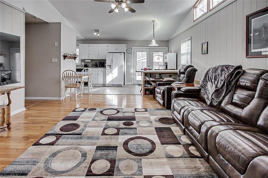 404 Kennedy Farm Road South Trinity, NC 27370 - Photo 13 of 29 Living Room