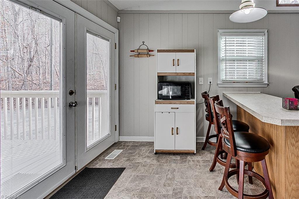 404 Kennedy Farm Road South Trinity, NC 27370 - Photo 5 of 29 Dining