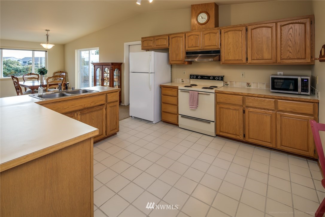 8200 Chehalis Road Blaine, WA 98230 - Photo 11 of 25 Gallery Image 11
