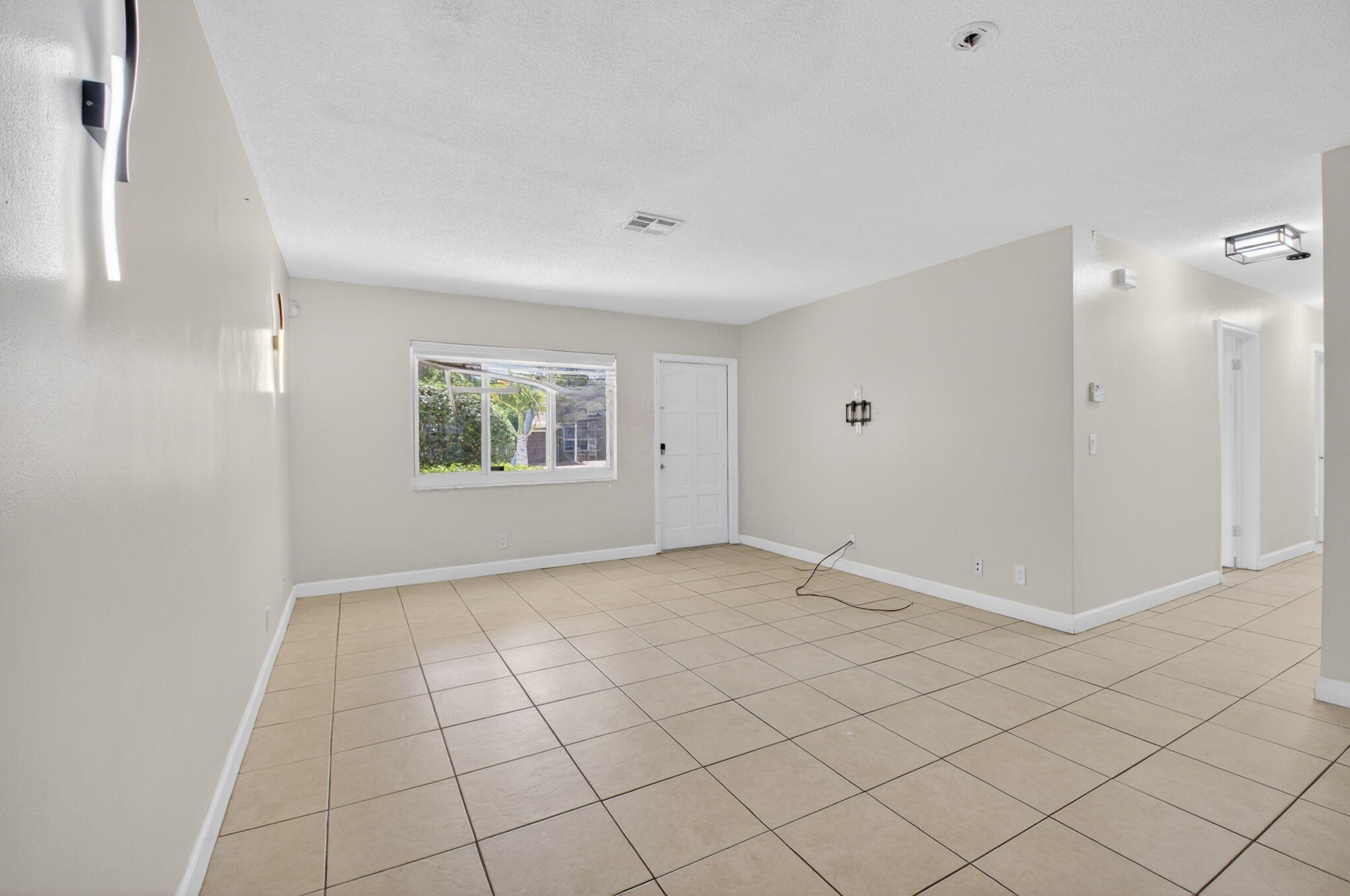 2267 Northeast 3rd Avenue Boca Raton, FL 33431 - Photo 8 of 38 25-web-or-mls-DSC_2142
