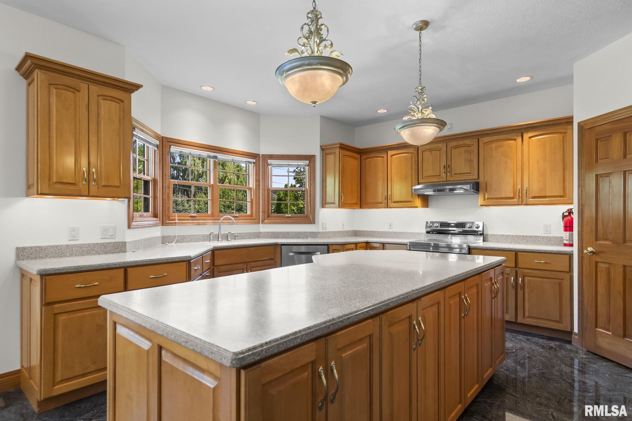4809 Bears Paw Court Springfield, IL 62711 - Photo 13 of 70