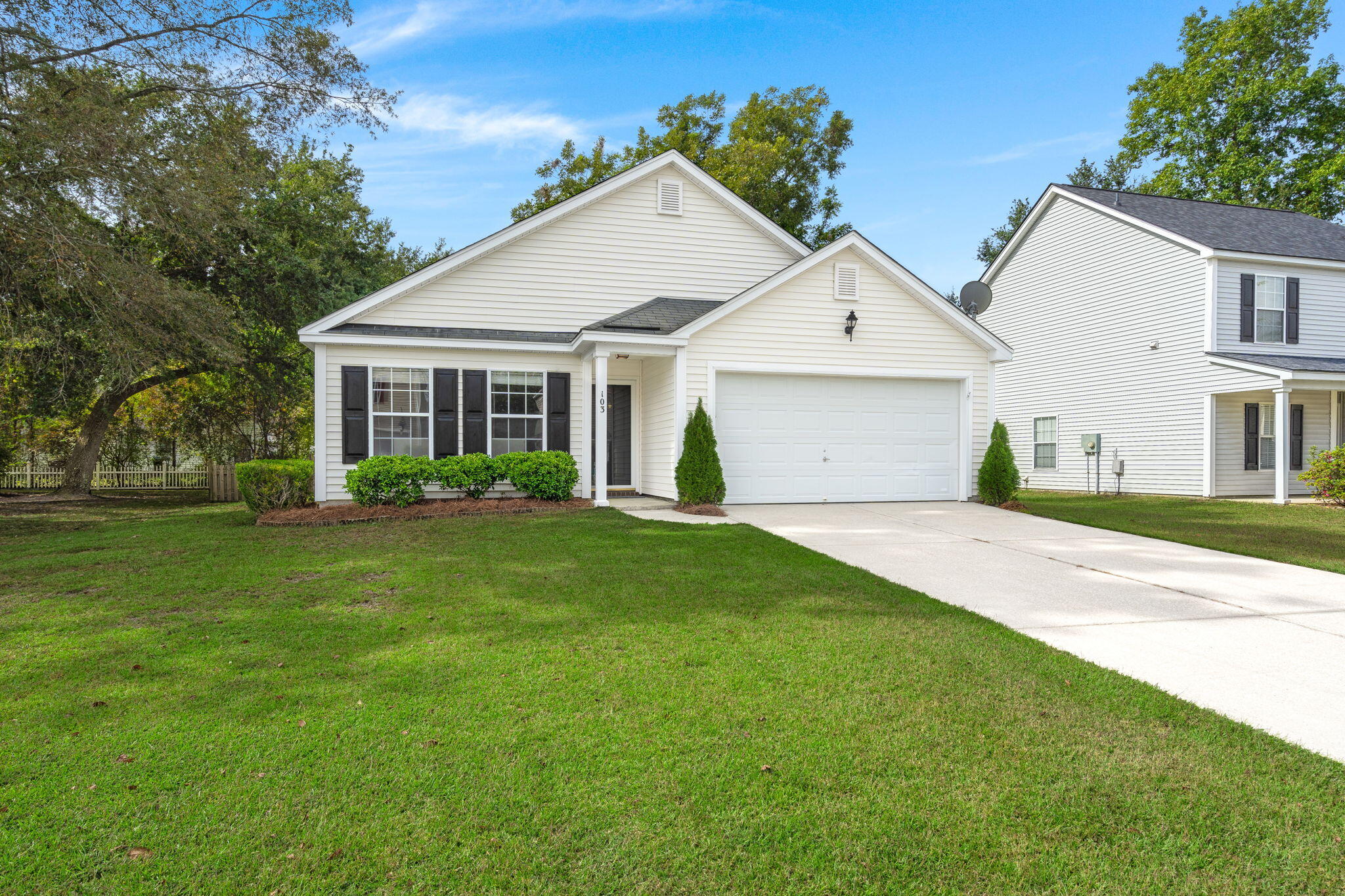 103 Tyron Road Summerville, SC 29483 - Photo 2 of 29 3