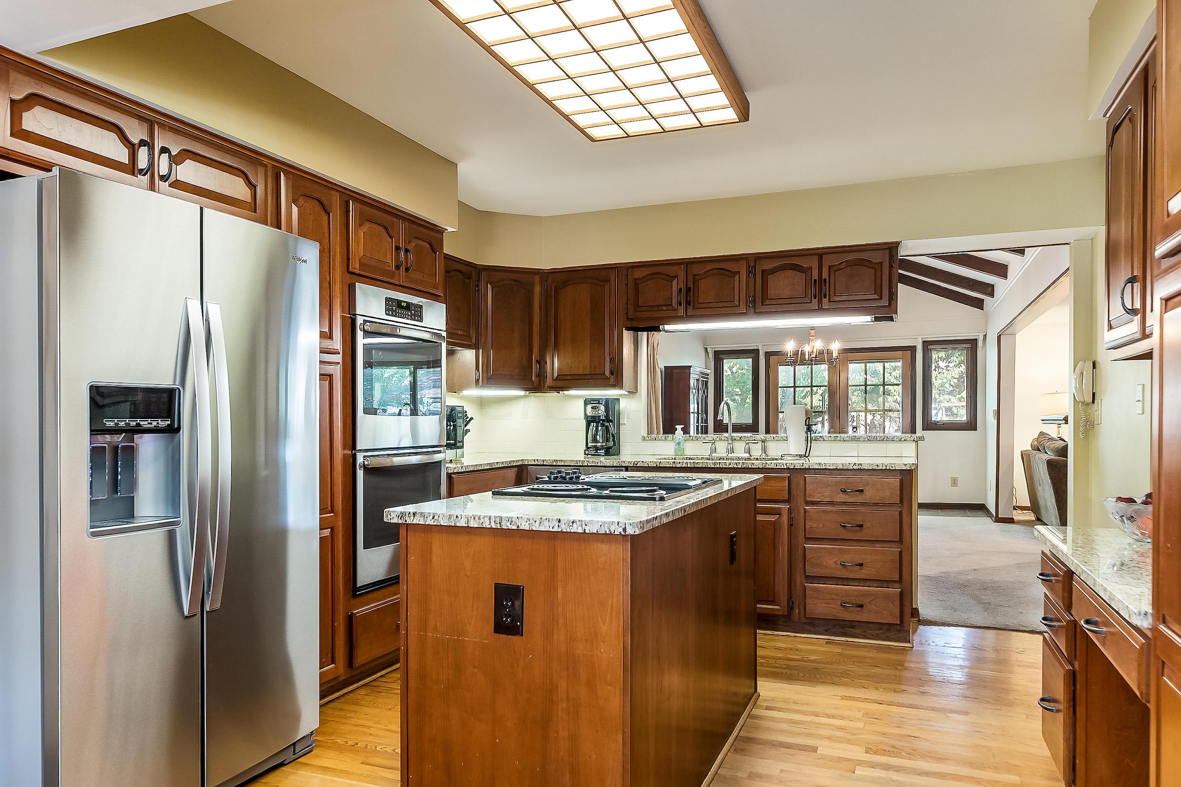 1462 Northam Road Columbus, OH 43221 - Photo 6 of 38