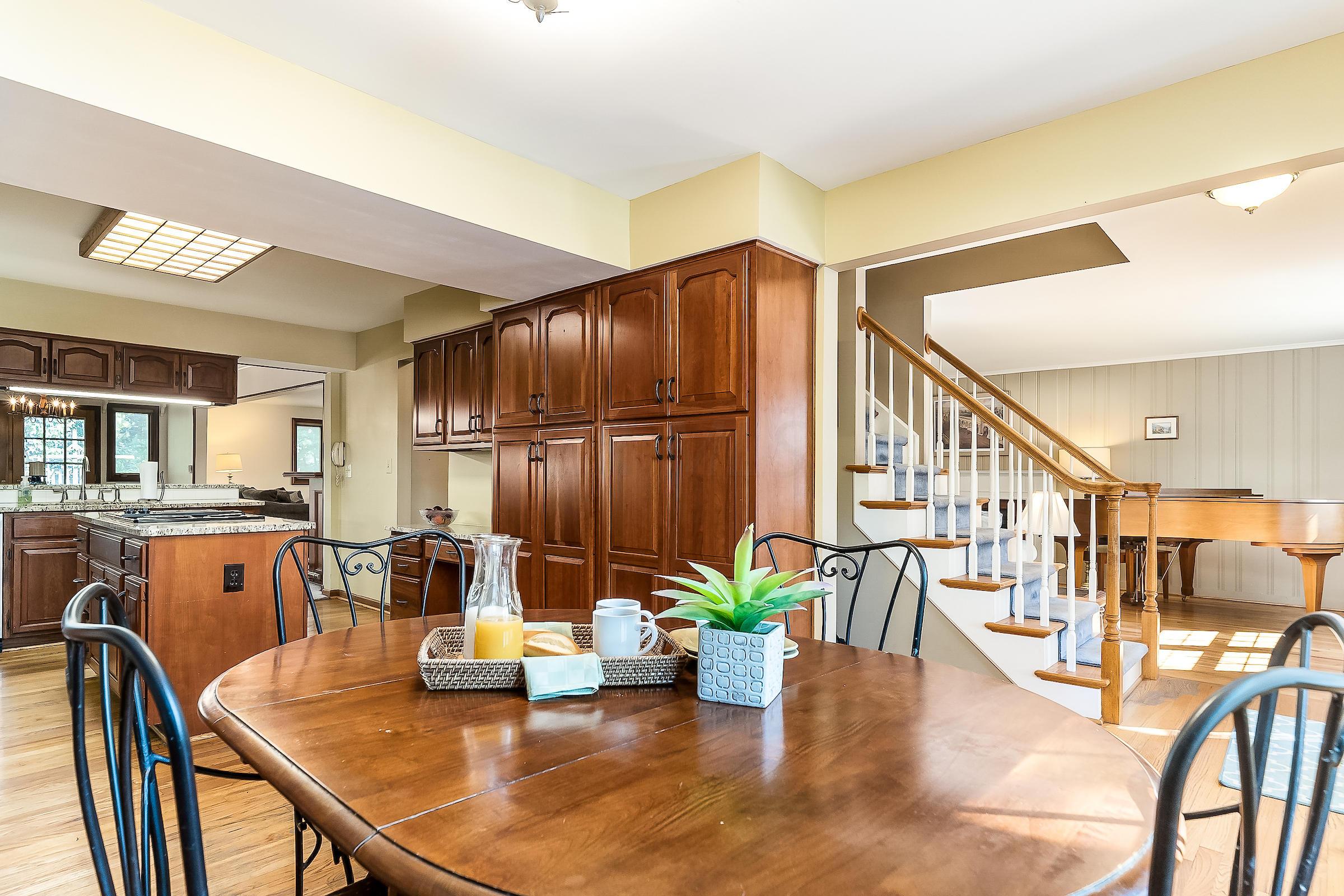 1462 Northam Road Columbus, OH 43221 - Photo 8 of 38