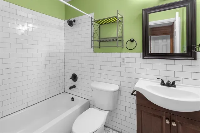 $225,000 | 1618 Northeast 15th Terrace, Gainesville, FL 32609