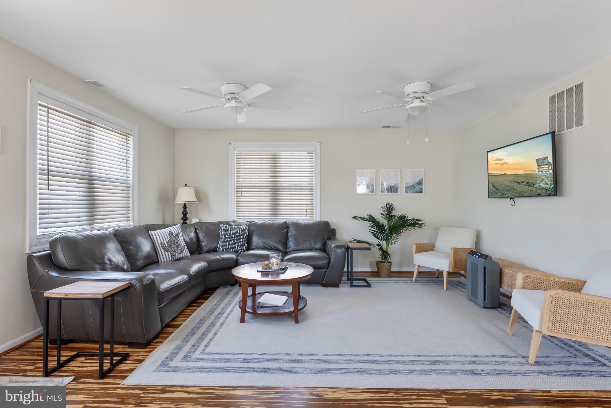 209 O Avenue Wildwood, NJ 08260 - Photo 6 of 17 a living room with furniture and a window