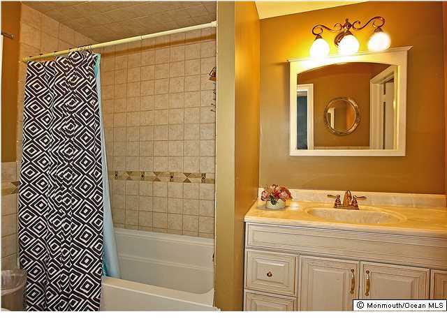 82 Pelican Road Middletown, NJ 07748 - Photo 16 of 25 Additional Photo