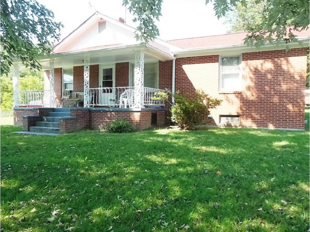 1322 Lick Creek Road Watauga, TN 37694 - Photo 1 of 34 Quaint Brick Ranch