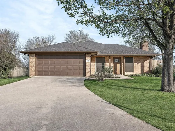 $269,500 | 1006 Oakchase Court, Azle, TX 76020