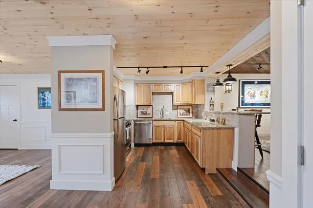 $450,000 | 27 Maple Avenue, Lake Zurich, IL 60047