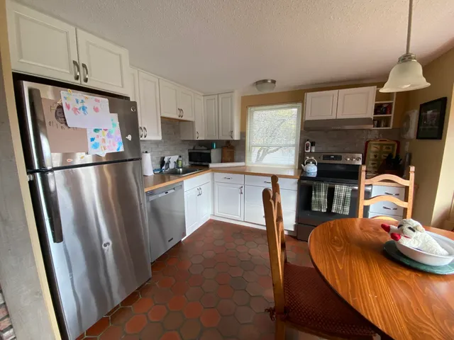 $399,000 | 25 Upper Handle Road, Unit A, West Dover, VT 05356