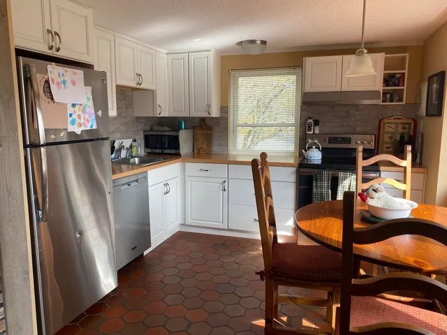 $399,000 | 25 Upper Handle Road, Unit A, West Dover, VT 05356