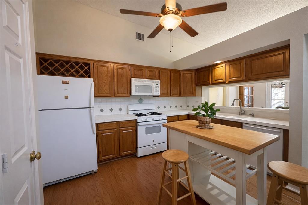 1401 Exeter Drive Plano, TX 75093 - Photo 3 of 19