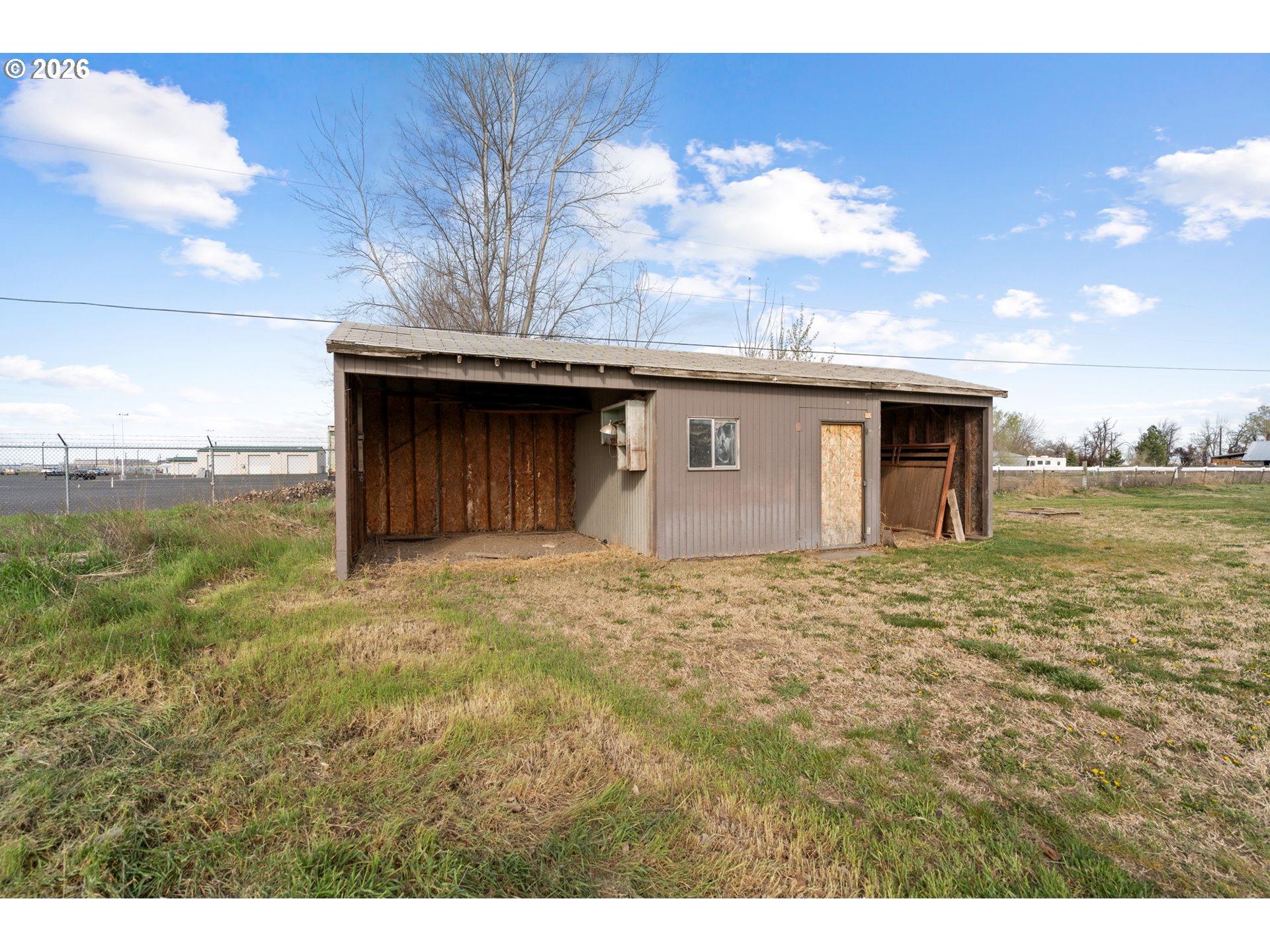 2130 Southeast 19th Street Hermiston, OR 97838 - Photo 25 of 32 a view of a house with a outdoor space