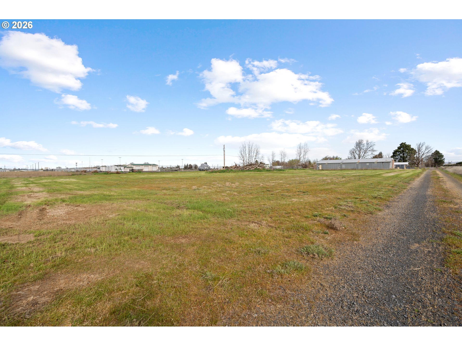 2130 Southeast 19th Street Hermiston, OR 97838 - Photo 31 of 32 a view of an ocean and beach