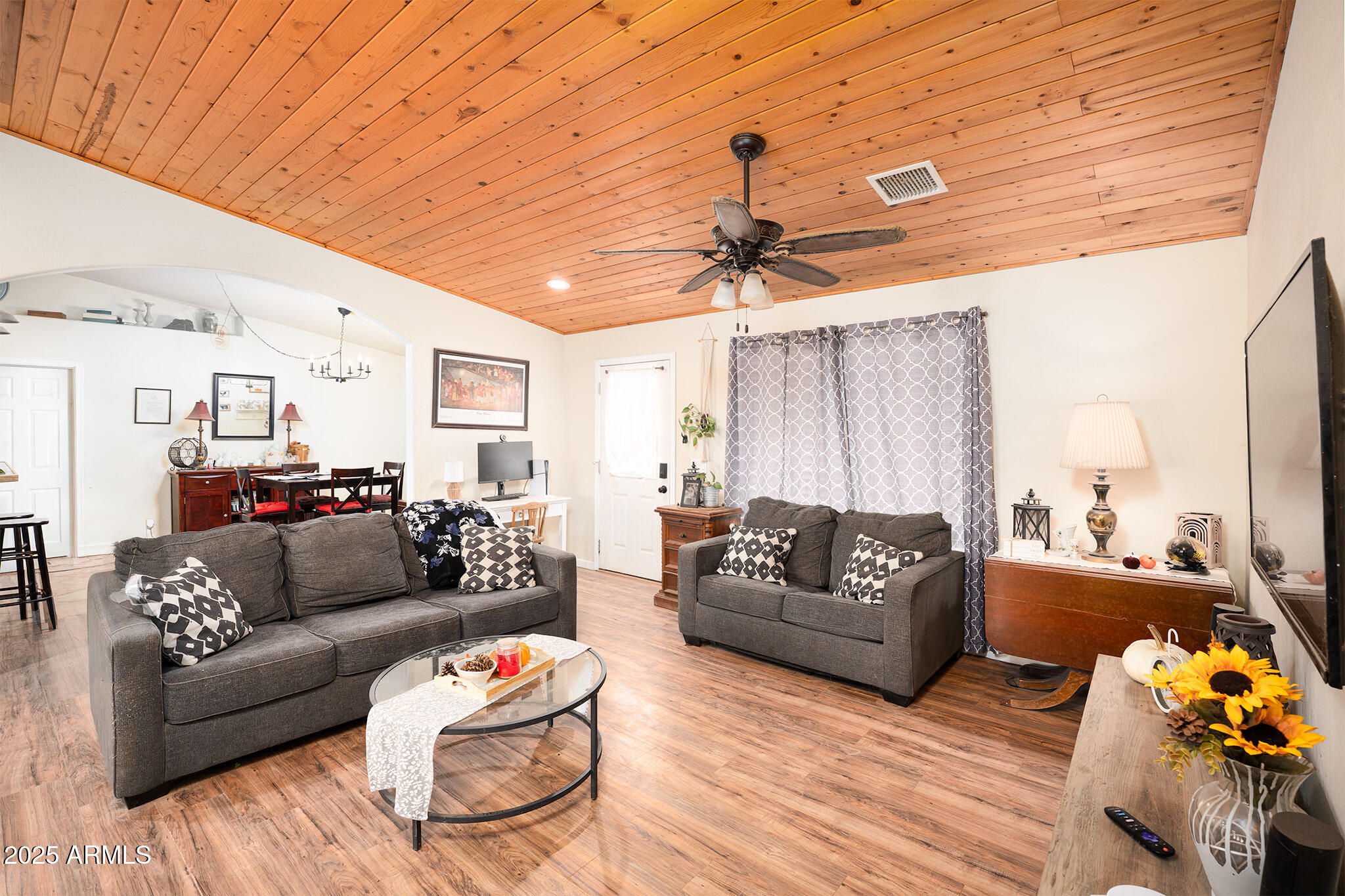 5845 North Bentley Drive Rimrock, AZ 86335 - Photo 8 of 35 a living room with furniture and wooden floor