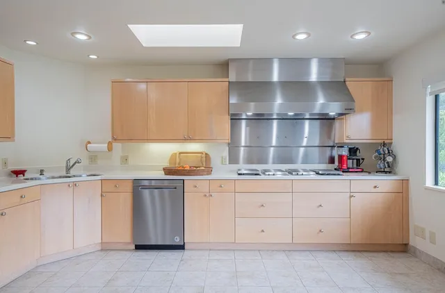 $2,750,000 | 8081 Lake Place, Carmel, CA 93923