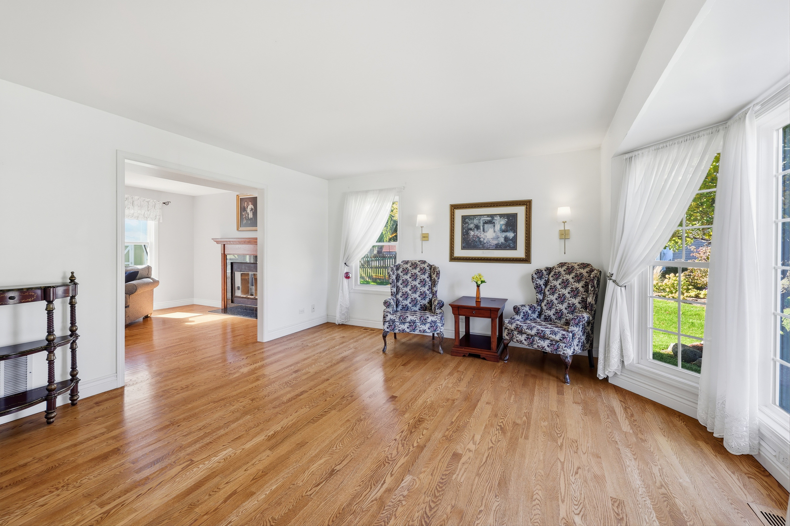 997 Village Road Crystal Lake, IL 60014 - Photo 9 of 33 Gallery Image 9