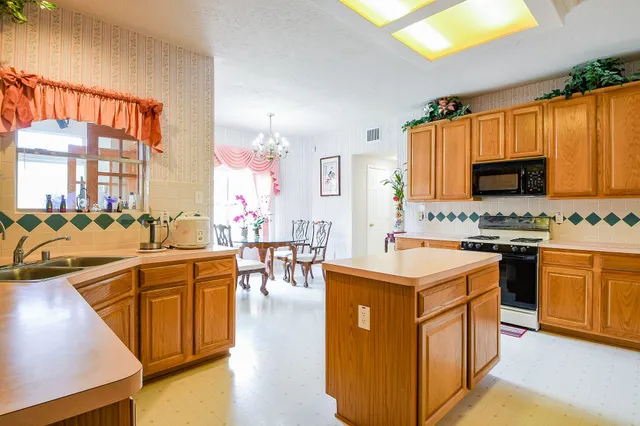 $485,000 | 3222 Mossy Elm Court, Houston, TX 77059