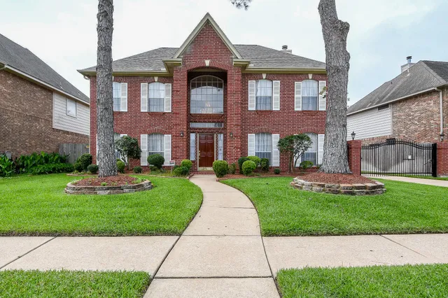 $485,000 | 3222 Mossy Elm Court, Houston, TX 77059