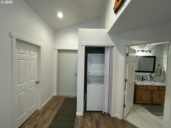 $574,000 | 1690 Skyline Drive, Tillamook, OR 97141