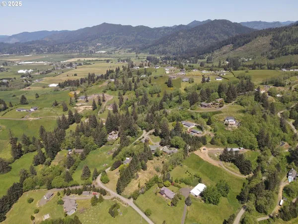 $574,000 | 1690 Skyline Drive, Tillamook, OR 97141