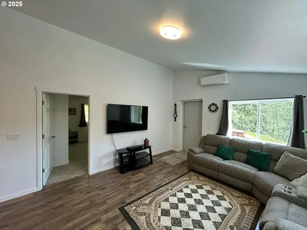 $574,000 | 1690 Skyline Drive, Tillamook, OR 97141