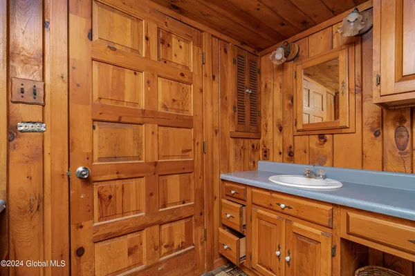 $279,999 | 5638 Highway 28N, Newcomb, NY 12852
