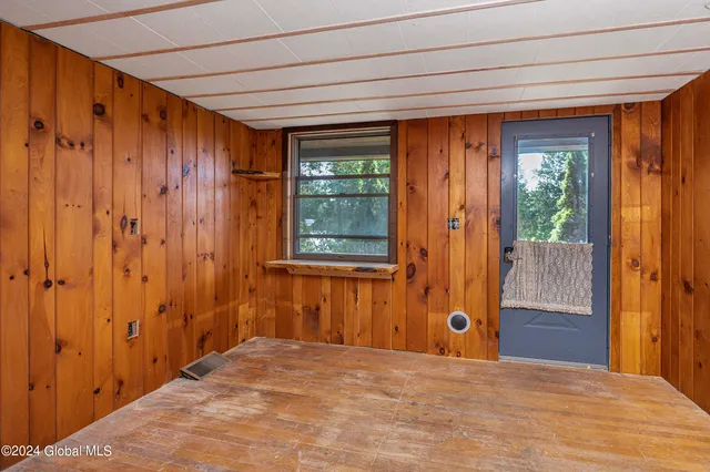 $279,999 | 5638 Highway 28N, Newcomb, NY 12852