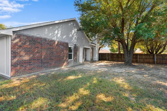 $225,000 | 404 Dollins Street, Cedar Hill, TX 75104