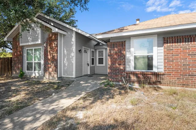 $225,000 | 404 Dollins Street, Cedar Hill, TX 75104