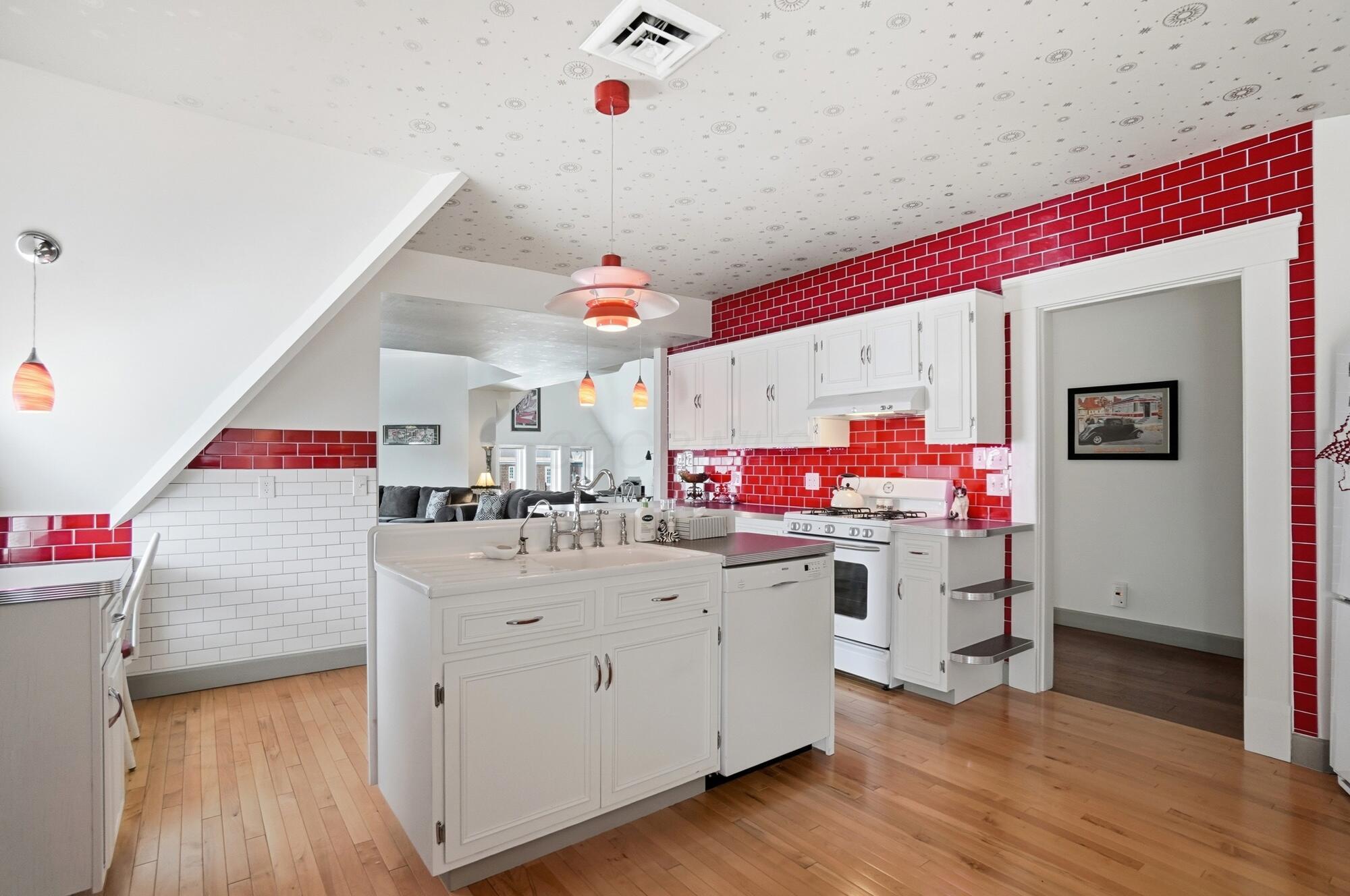 875 East Broad Street Columbus, OH 43205 - Photo 110 of 170 Kitchen