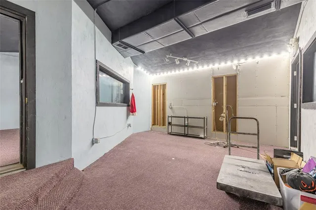 a view of livingroom with furniture