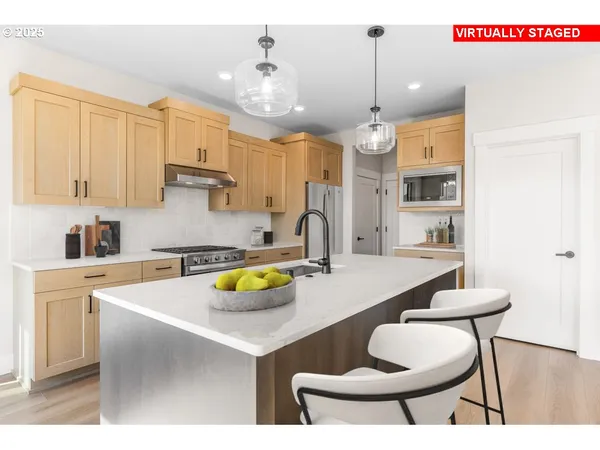 $774,900 | 1172 Southeast 18th Avenue, Canby, OR 97013