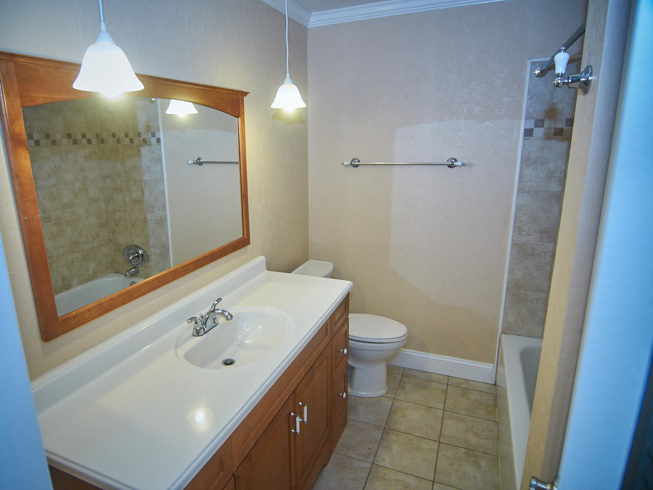 201 Northeast 28th Terrace Boca Raton, FL 33431 - Photo 6 of 36 Full bathroom