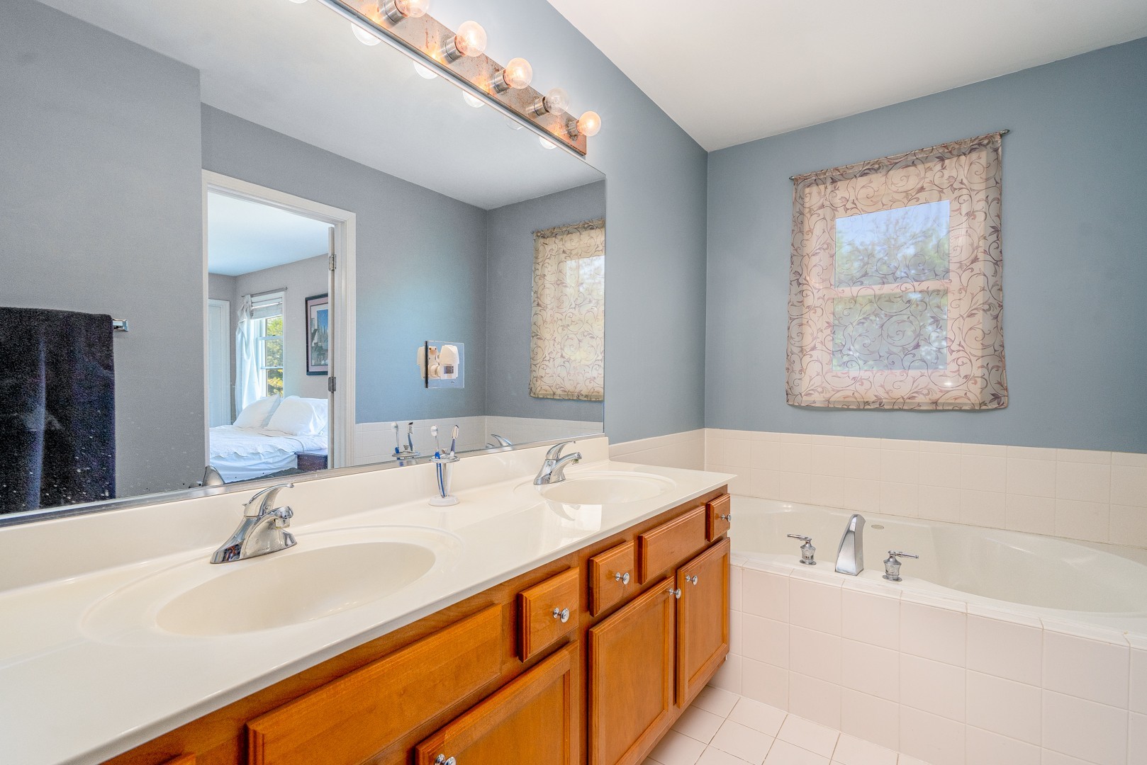 39W224 Bartelt Road Geneva, IL 60134 - Photo 14 of 29