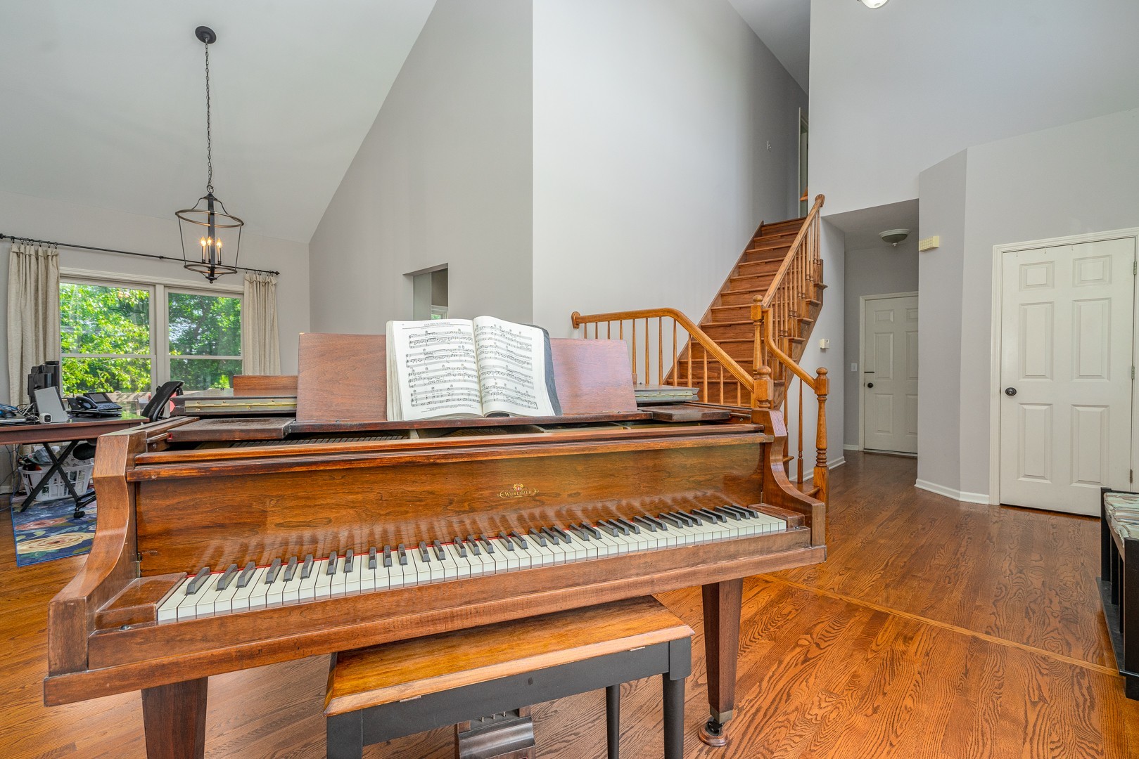 39W224 Bartelt Road Geneva, IL 60134 - Photo 5 of 29
