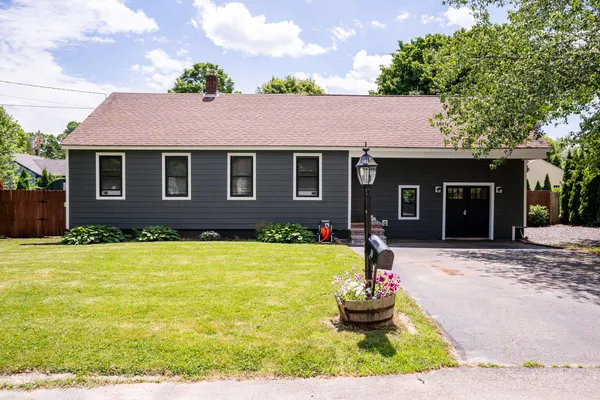 $560,000 | 30 Elmview Circle, Dover, NH 03820