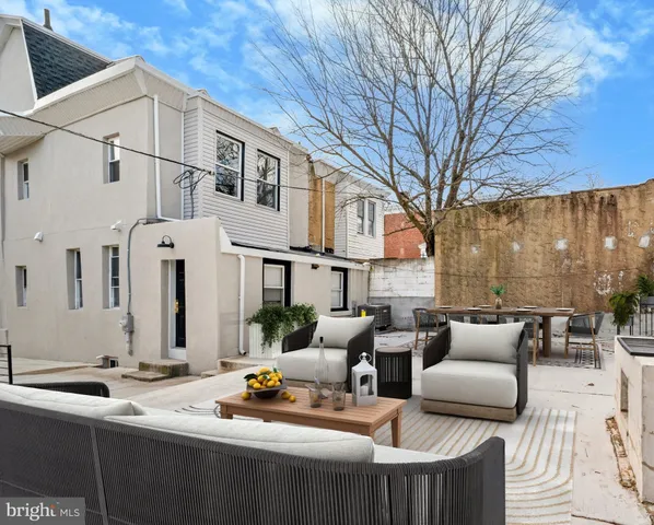 a view of entryway with stairs