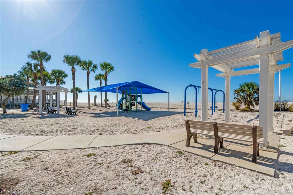35 79th Terrace Treasure Island, FL 33706 - Photo 11 of 40 a view of a house with backyard and sitting area